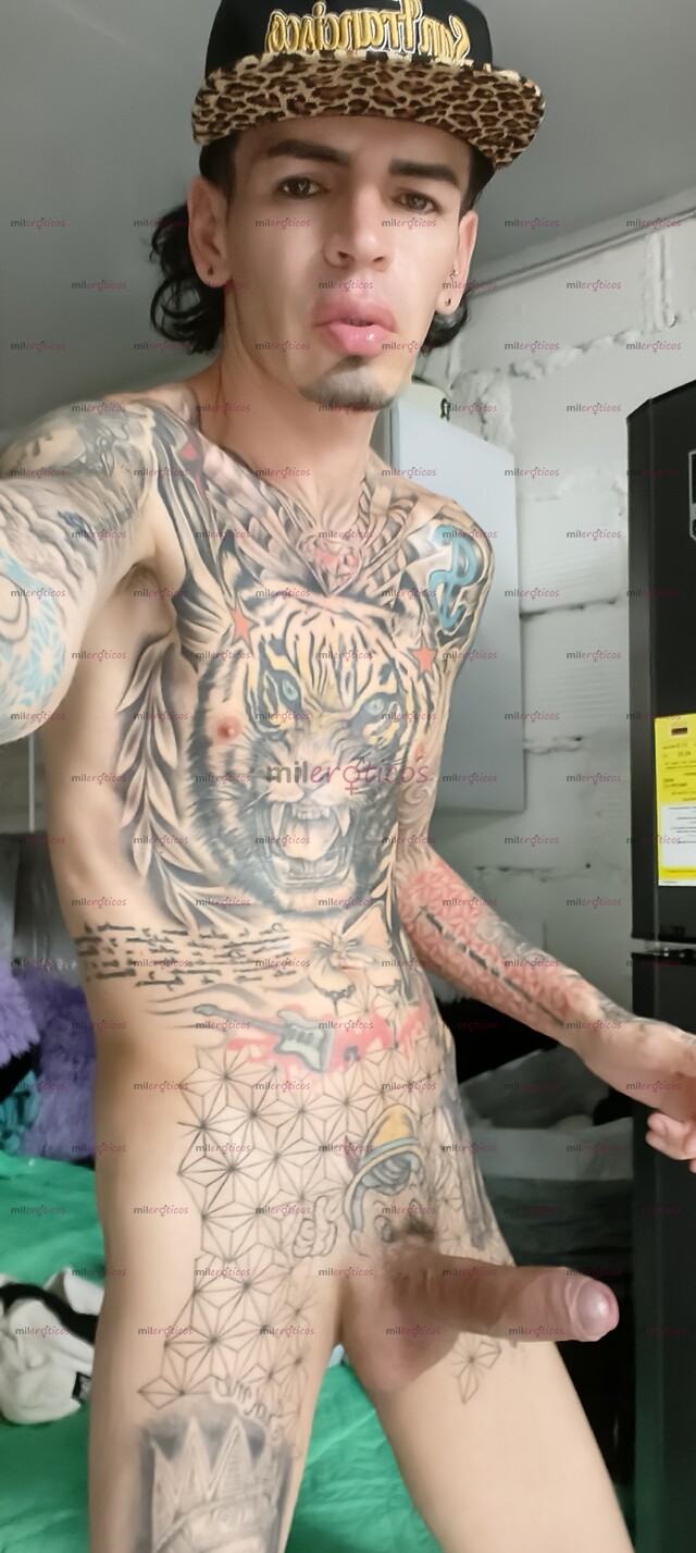 FOTOS DE FLACO ACTIVO BLANCO TATUADO MORBOSO CON SITIO