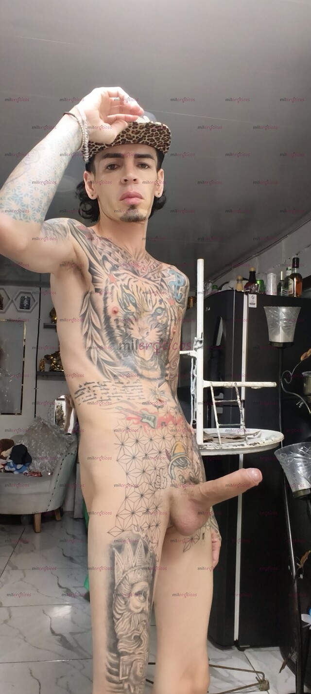 FOTOS DE FLACO ACTIVO BLANCO TATUADO MORBOSO CON SITIO