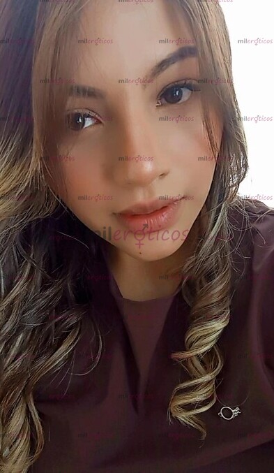 FOTOS DE TERAPEUTA DANI MASAJE EN MANOS PROFESIONALES MASAJE BOGOTA