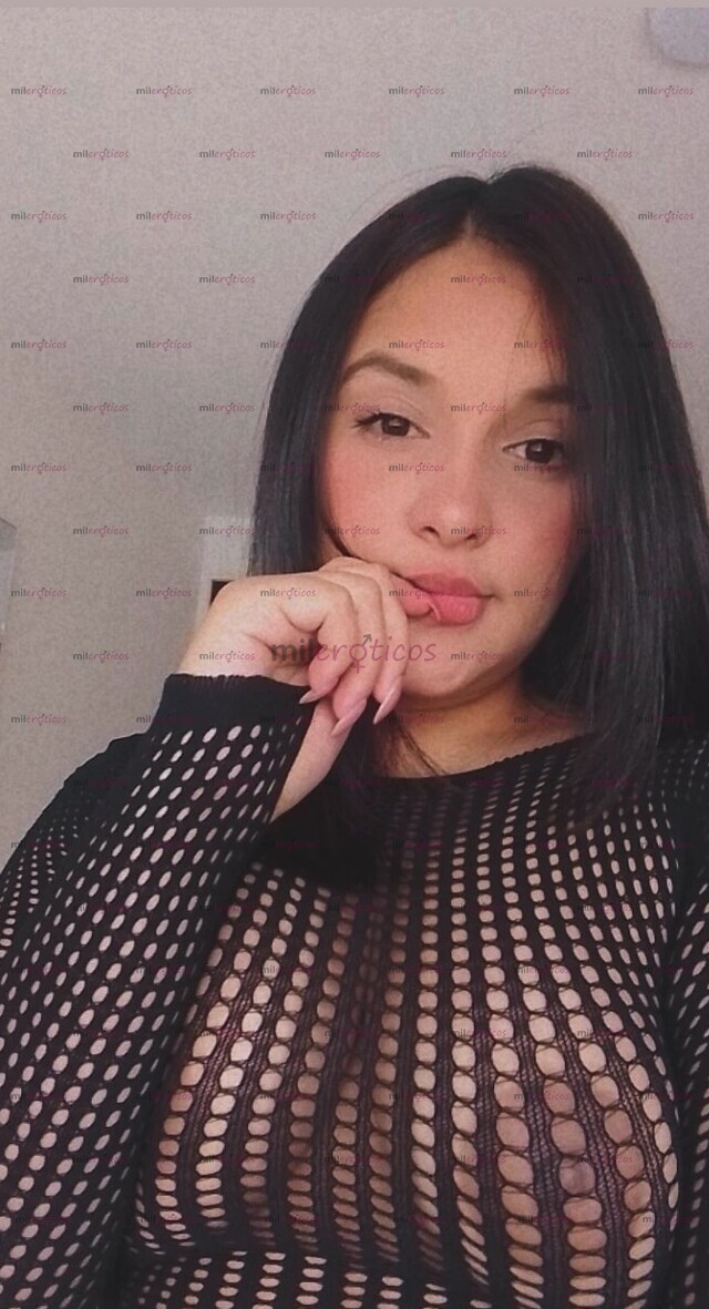 FOTOS DE DANY HERMOSA MORENA CON MUCHAS GANAS DE SEXO