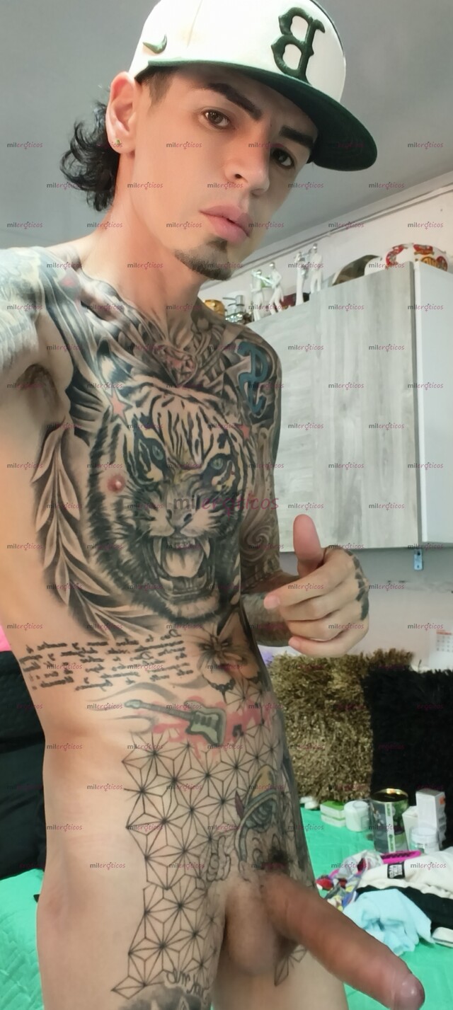 FOTOS DE FLACO BLANCO TATUADO ACTIVO MORBOSO CON SITIO