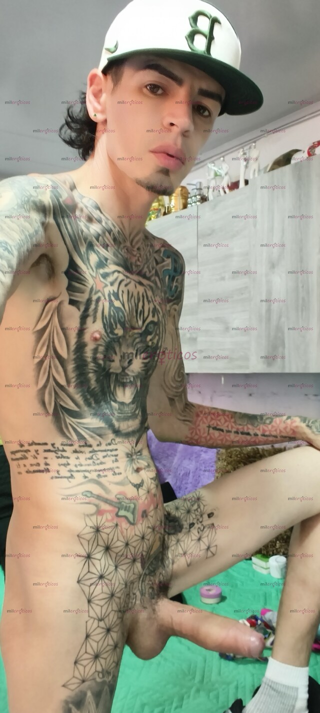 FOTOS DE FLACO BLANCO TATUADO ACTIVO MORBOSO CON SITIO