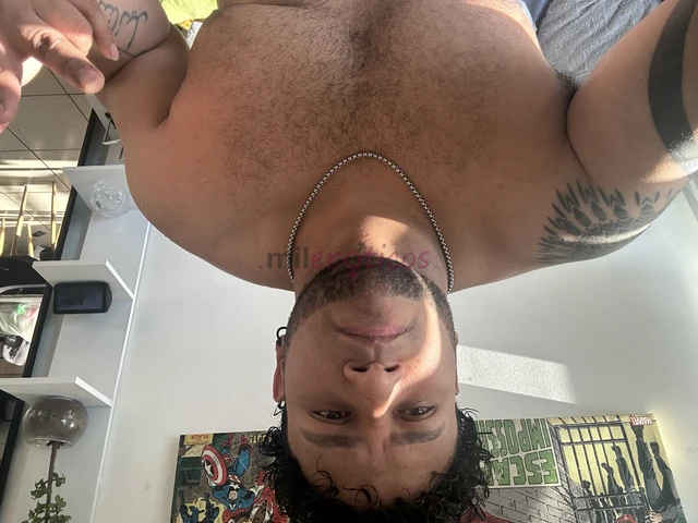 Servicio de masaje tantrico relajante y contractura te por esta semana a 15 mil cuento con lugar y tambien a domicilio depende la zona y la hora me ub...