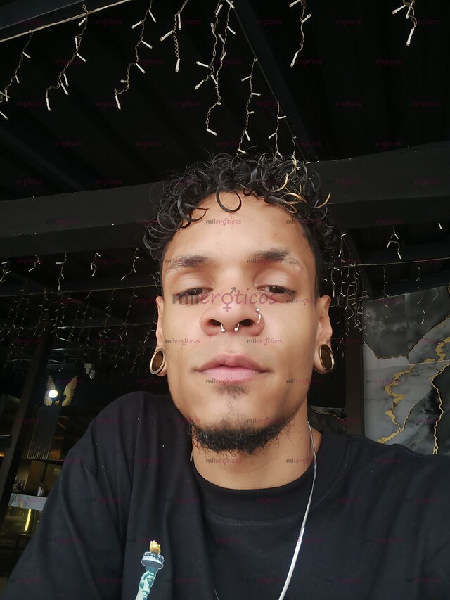 FOTOS DE MORENO DISPUESTO A CUMPLIR TUS FANTASIAS Y DESEOS