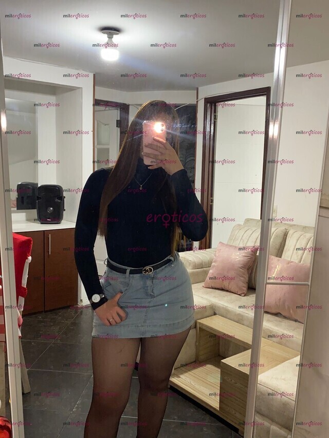 FOTOS DE PEQUEÑA ATREVIDA Y MUY SEXY JOVENCITA CON GANAS