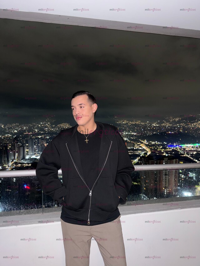 FOTOS DE !LINDO SCORT VIP CHICO JOVEN DE LUJO PARA HOMBRES DE BUEN GUSTO !