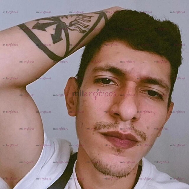 FOTOS DE CHICO EXTROVERTIDO COMPLACIENTE Y ARDIENTE