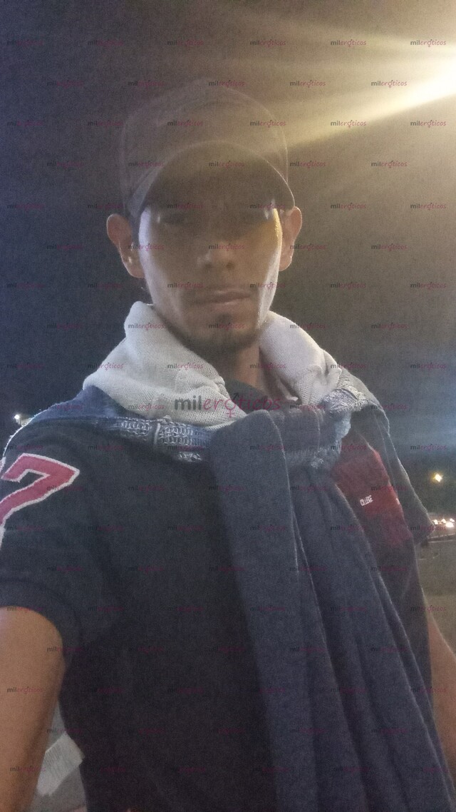 FOTOS DE JOVEN CALEÑO EN MEDELLIN EXTROVERTIDO BIEN DOTADO