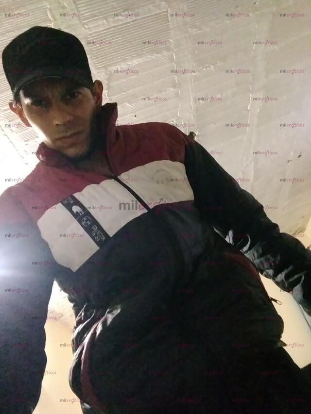 FOTOS DE JOVEN CALEÑO EN MEDELLIN EXTROVERTIDO BIEN DOTADO