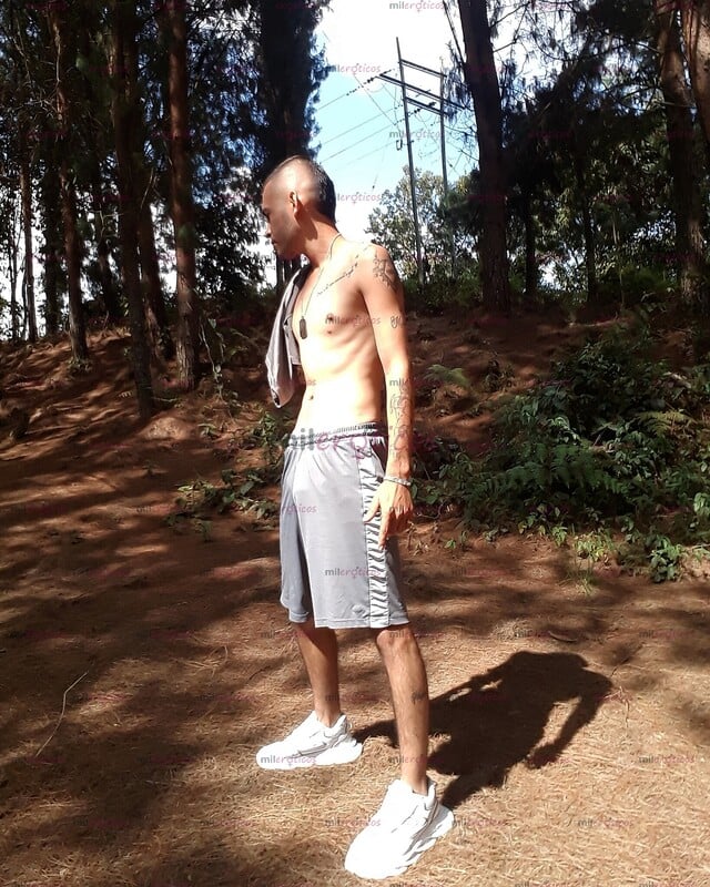 FOTOS DE PAISA ALTO, FLACO DISPUESTO A COMPLACERTE 3046658777 SOLO DOMICILIOS
