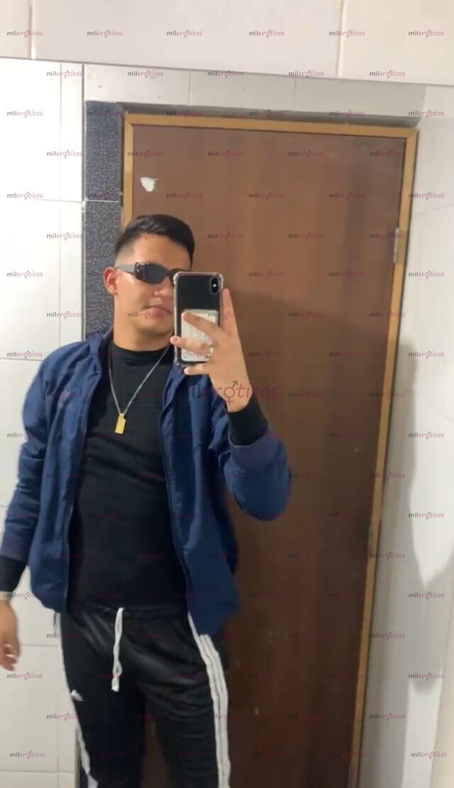FOTOS DE JOVEN ARRECHO DE 22 AÑOS VERSÁTIL JUGUETÓN POR POCO TIEMPO EN LA CIUDAD