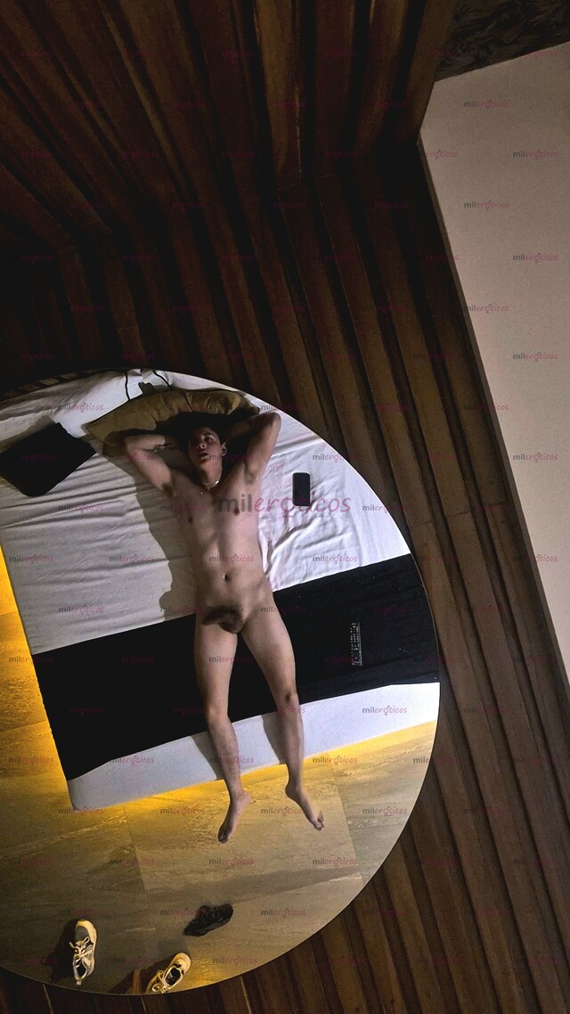 FOTOS DE CHICO CALIENTE CON BUENA VERGA Y BUEN CULO EN TU CIUDAD... EL PARAÍSO TE ESPERA