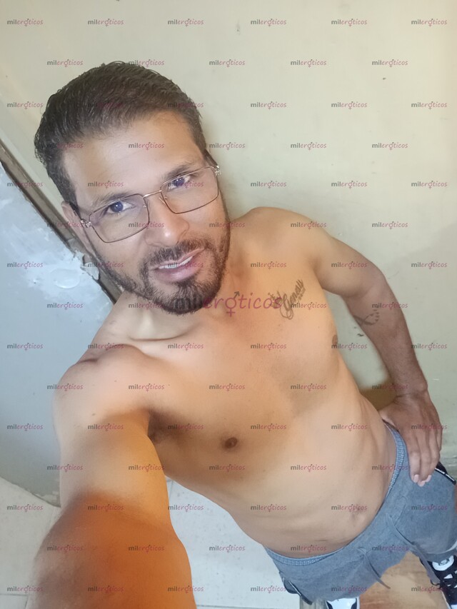 FOTOS DE MORENITO CALIENTE DISPUESTO A COMPLACER TUS FANTASÍAS