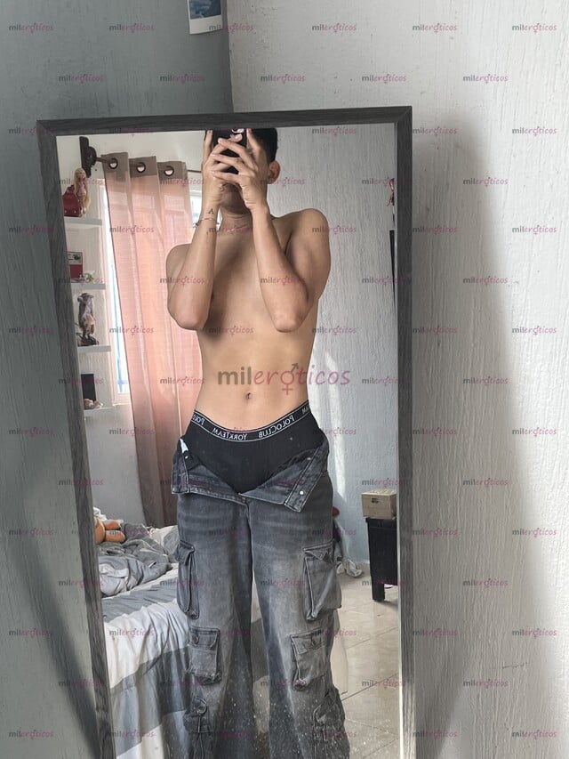 FOTOS DE UNIVERSITARIO GUAPO Y VERGON CON GANAS DE CUMPLIR TUS FANTASÍAS