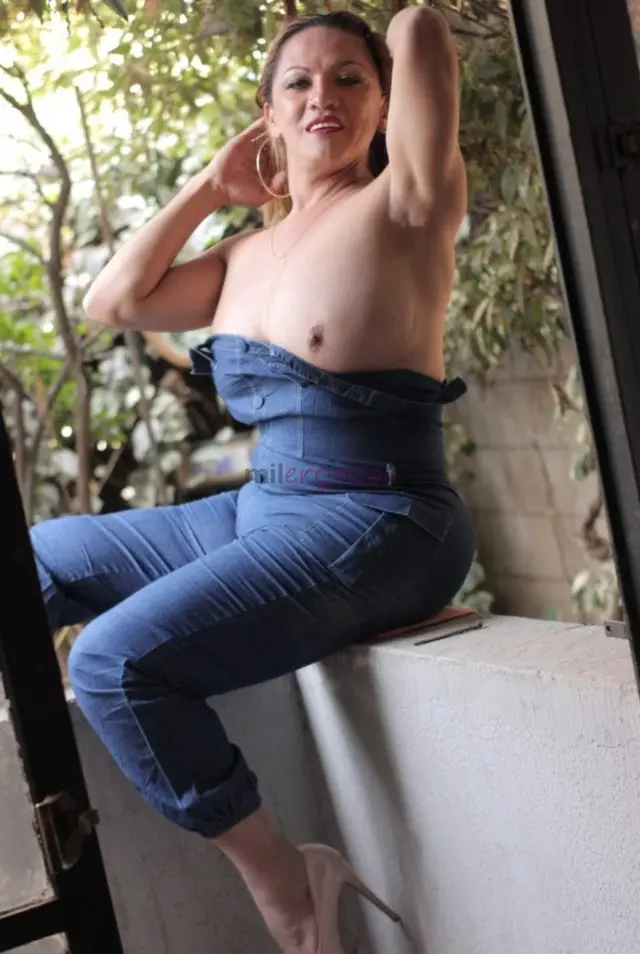 Hola soy estefania una linda y hermosa chica trans recien llegada ven y disfruta este lindo y hermoso cuerpo caribeno cumplo fantasias de fetiches de...