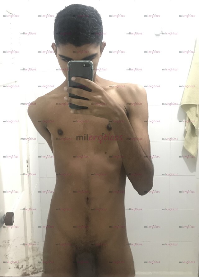 FOTOS DE JOVEN MULATO 1.80 VERSATIL VERGONSITO DELGADO