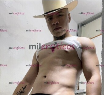 FOTOS DE EDWIN SUPER CALIENTE CON BUENA VERGA Y RICO