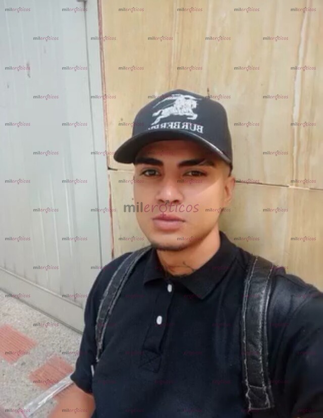 FOTOS DE ALPHA DE MIRADA PENETRANTE: PLACER DE ÉLITE CON PERLAS DE SILICONA