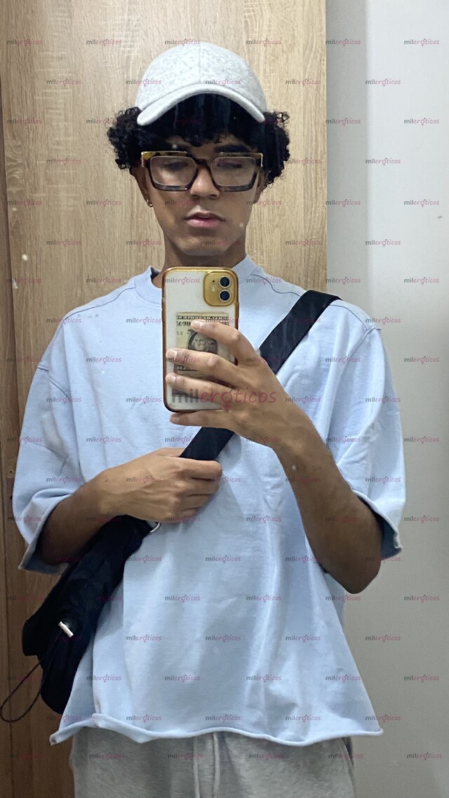 FOTOS DE JOVEN MULATO 1.80 VERSATIL VERGONSITO DELGADO