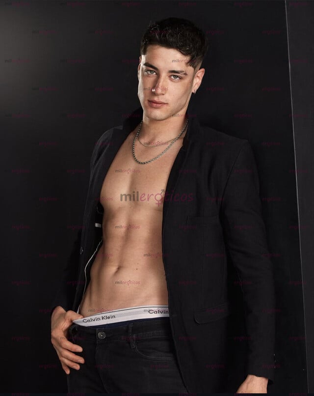FOTOS DE ERIK DE LUCA, ARGENTINO, 26 AÑOS ROL ACTIVO 100%, AGUANTADOR