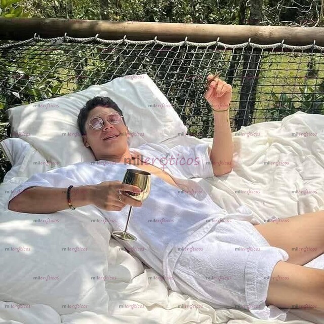 FOTOS DE LATINO CON 21 AÑOS MACHO BLANQUITO COMPLACIENTE DE MENTE ABIERTA