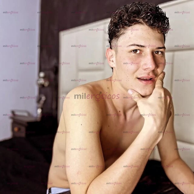 FOTOS DE LATINO CON 21 AÑOS MACHO BLANQUITO COMPLACIENTE DE MENTE ABIERTA