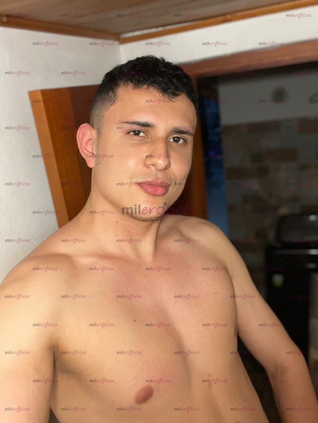 FOTOS DE PAISA VARONIL VERSÁTIL ALTO 1.95 DE ESTATURA SERIO MORBOSO CARIÑOSO Y ASEADO