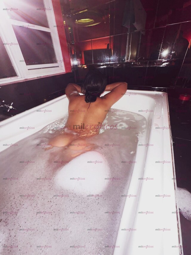 FOTOS DE EXÓTICA MUJER DELICIOSA BLANCA PEQUEÑA Y CAPRICHOSA