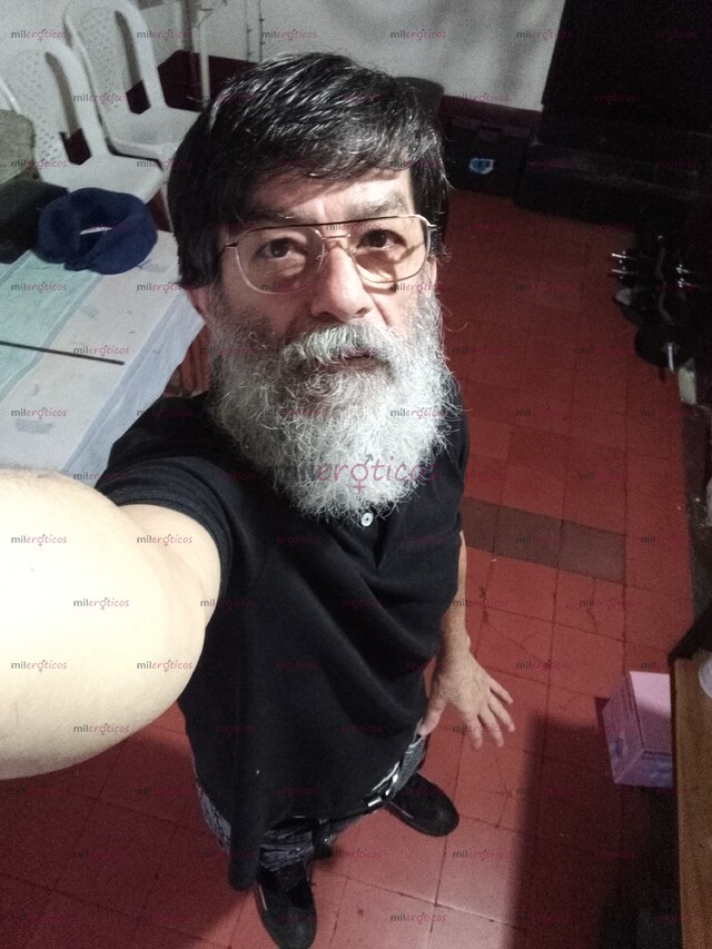 FOTOS DE ADULTO MAYOR SERIO VARONIL BARBA BLANCA ROL PASIVO 62 AÑOS PROFESION MASAJISTA