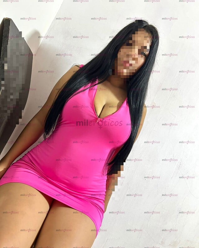 FOTOS DE LINDA MORENITA CALIENTE, RECIÉN LLEGADA A TU CIUDAD NUEVA EN ESTE AMBIENTE .