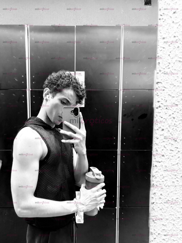 FOTOS DE TWINK DISCRETO EN BUSCA DE CONEXIONES AUTÉNTICAS