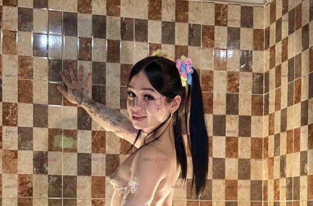 FOTOS DE MUÑEQUITA TRANS DE 18 AÑOS CON GANAS DE PROBAR Y DISFRUTAR DE MUCHAS COSAS