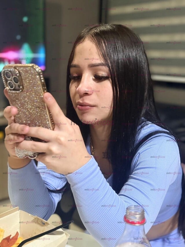 FOTOS DE MUÑEQUITA TRANS DE 18 AÑOS CON GANAS DE PROBAR Y DISFRUTAR DE MUCHAS COSAS