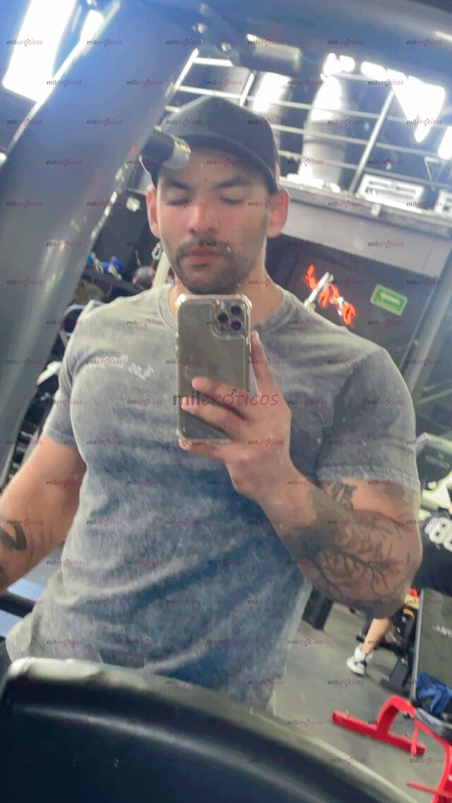 FOTOS DE MORENO VERGON DISCRETO CON 19 CM DE VERGA. MUY DISCRETO Y LISTO PARA COMPLACER