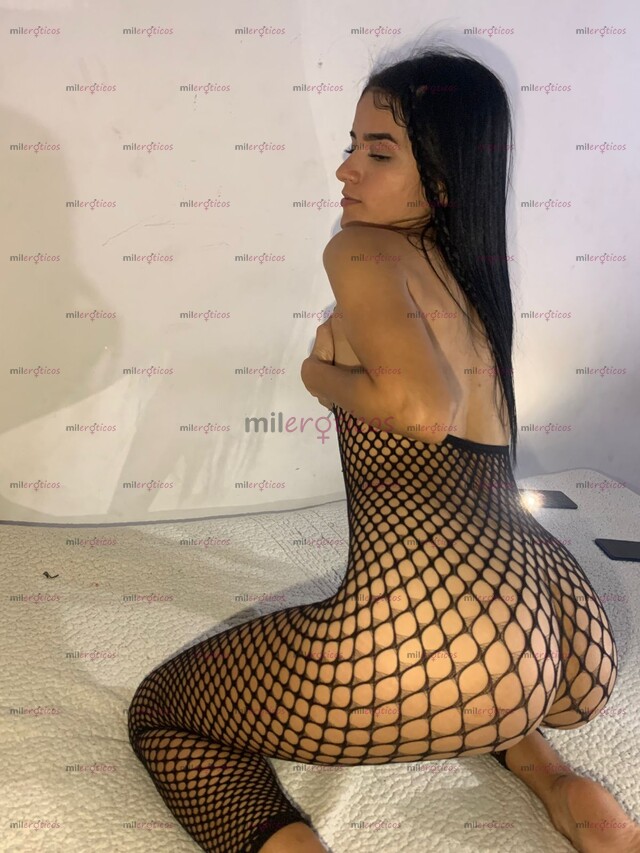 FOTOS DE MI NOMBRE ES VALERY, LINDA COLOMBIANA CON CURVAS DELICADAS