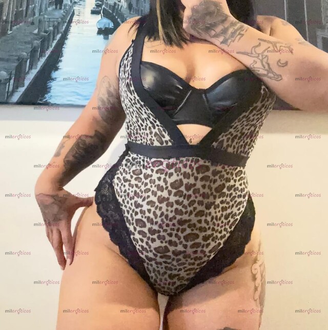 FOTOS DE MORENITA MUY NALGONA, TATUADA Y SÚPER CALIENTE.