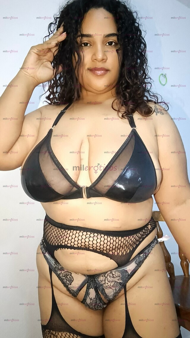 FOTOS DE MORENA CURVY TETONA BIEN ARRECHA CON LA CUCA JUGOSITA