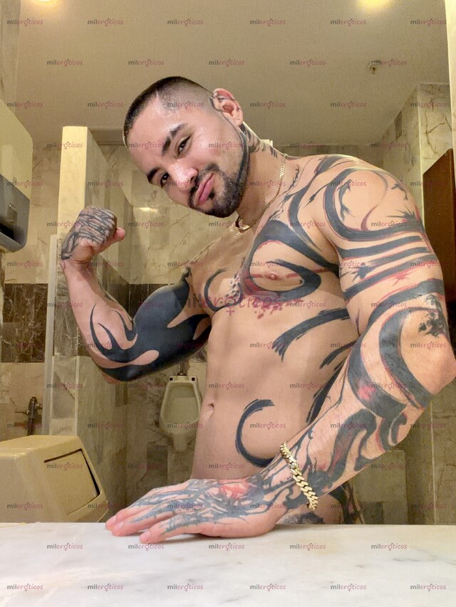 FOTOS DE MASCULINO, ATLÉTICO Y TATUADO CON BUENA VERGA (SOLO MUJERES)