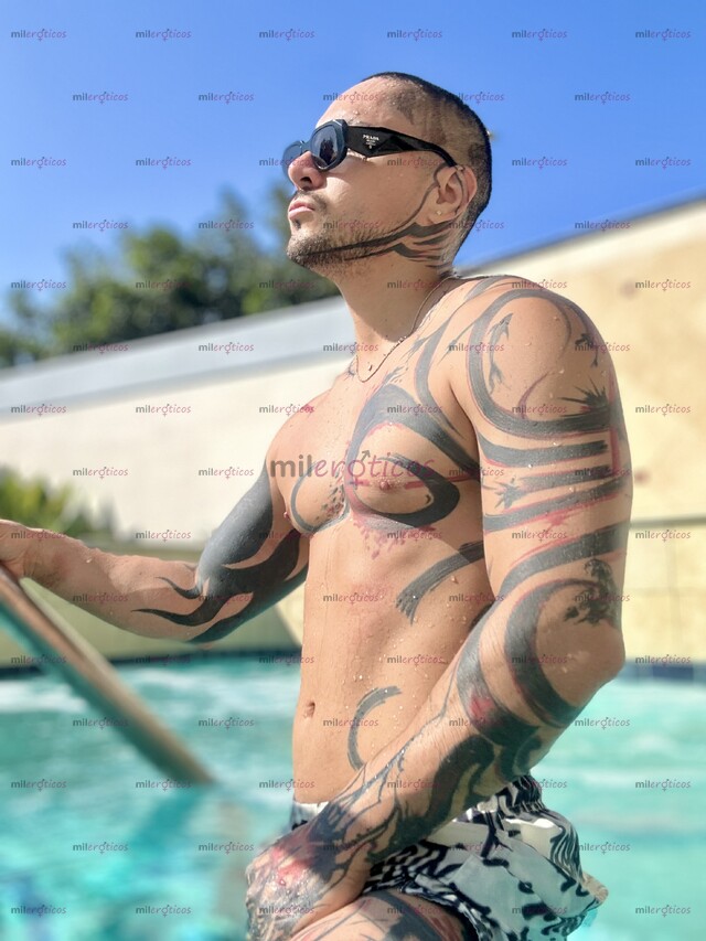 FOTOS DE MASCULINO, ATLÉTICO Y TATUADO CON BUENA VERGA (SOLO MUJERES)