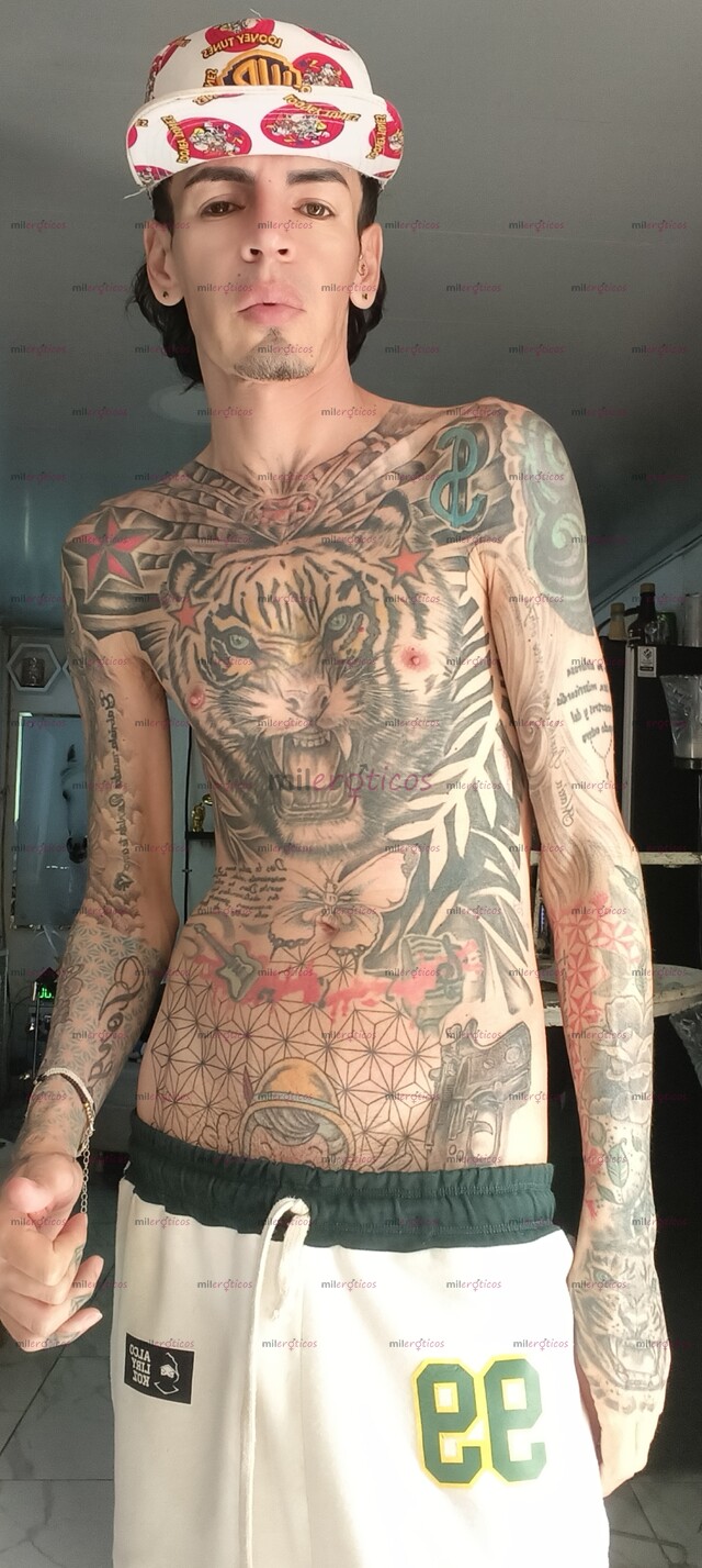 FOTOS DE FLACO ACTIVO BLANCO TATUADO MORBOSO CON SITIO