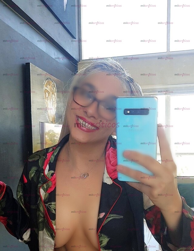 FOTOS DE REÍR, BESAR, ACARICIAR TAMBIÉN SON PARTE DE UN BUEN ENCUENTRO SEXUAL..