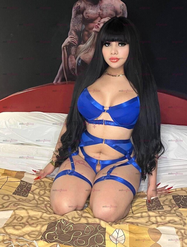 FOTOS DE ODALYS LA NIÑA DE TUS SUEÑOS CON UN CARAMELO LECHOSO DE 20 CM