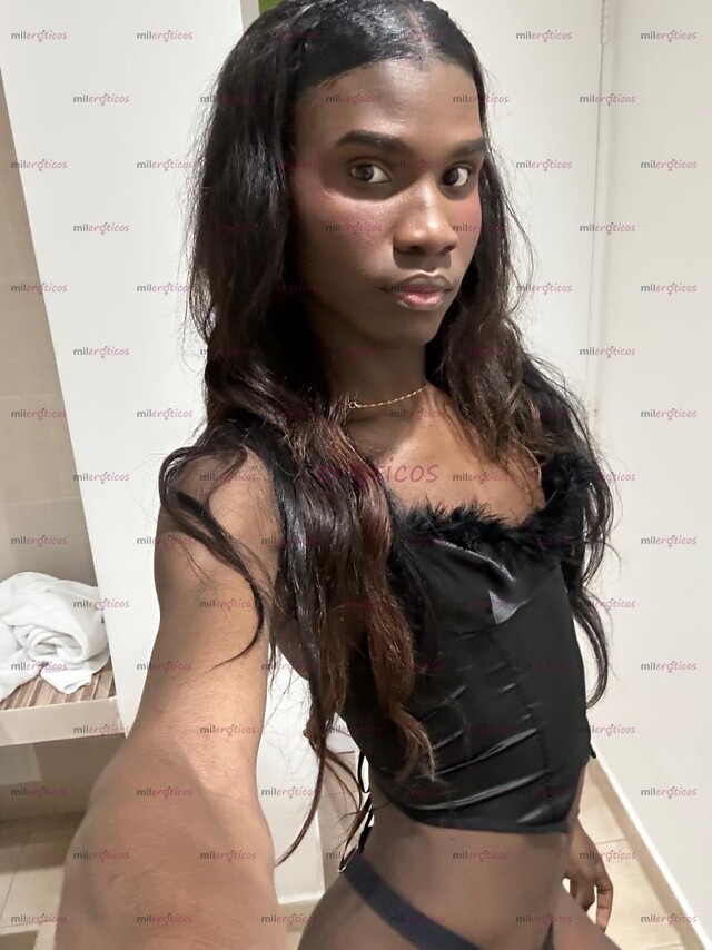 FOTOS DE NOBINARIE DISPONIBLE DE MENTE ABIERTA Y COMPLACIENTE