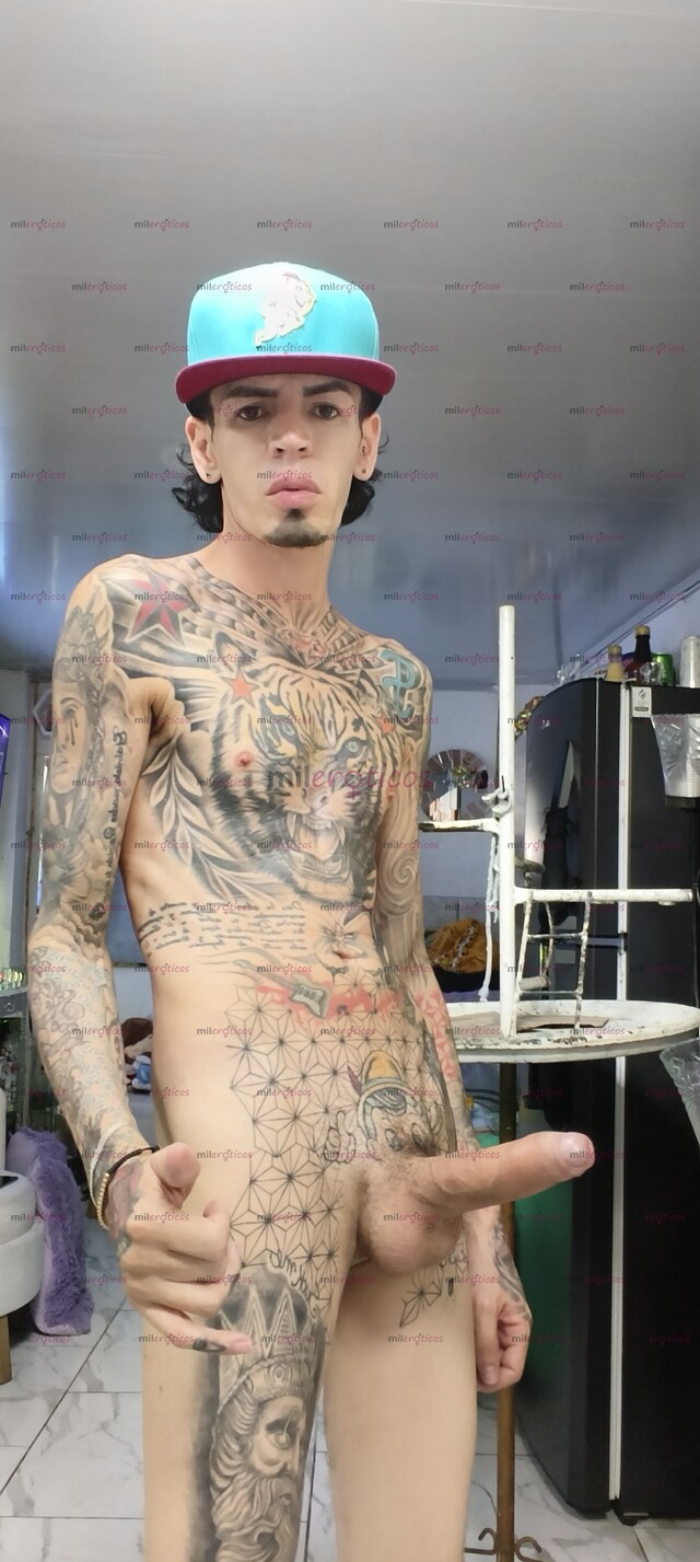 FOTOS DE FLACO BLANCO ACTIVO TATUADO MORBOSO CON SITIO