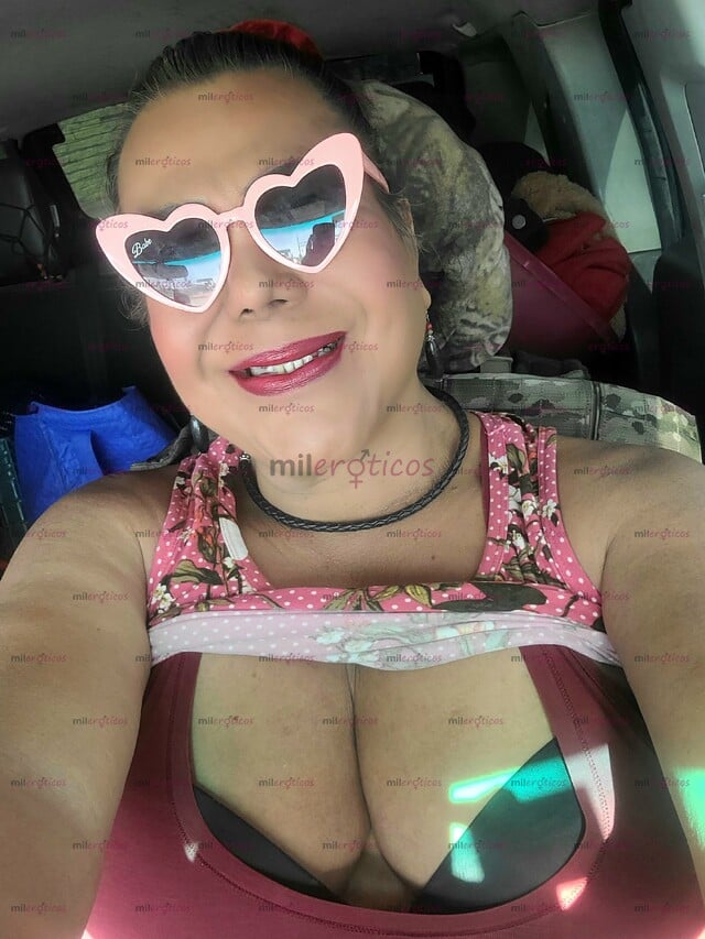 FOTOS DE MUJER TRANS MADURA . CUERPAZO Y TETAS REALES DISPONIBLE SOLO PARA HOMBRES
