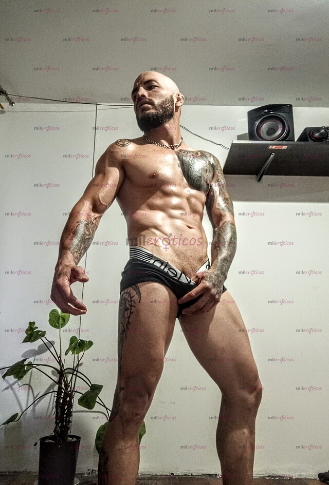 FOTOS DE MANOS QUE EXPLORAN, CUERPO QUE DEVORA. UNA EXPERIENCIA SENSORIAL EXCITANTE .