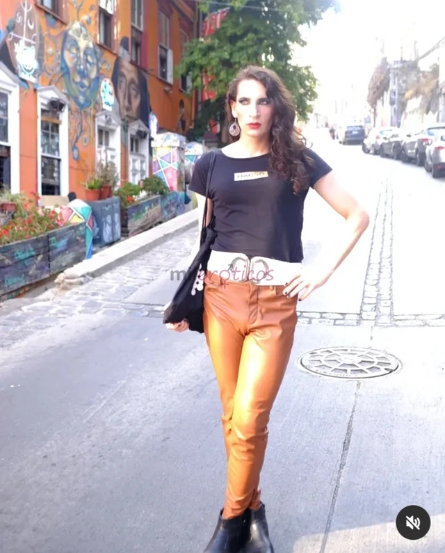 Realizo videollamadas masajes vendo contenido y otras cosas encuentros etc trio con activo hetero siempre condon oral a pelo siempre higiene salud y s...