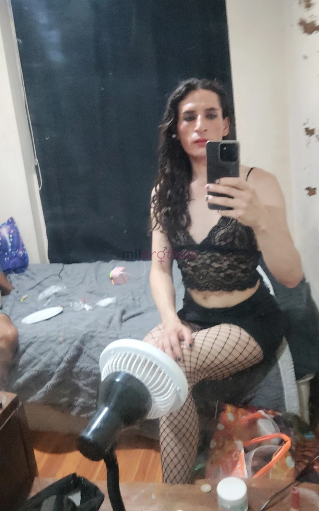 Realizo videollamadas masajes vendo contenido y otras cosas encuentros etc trio con activo hetero siempre condon oral a pelo siempre higiene salud y s...