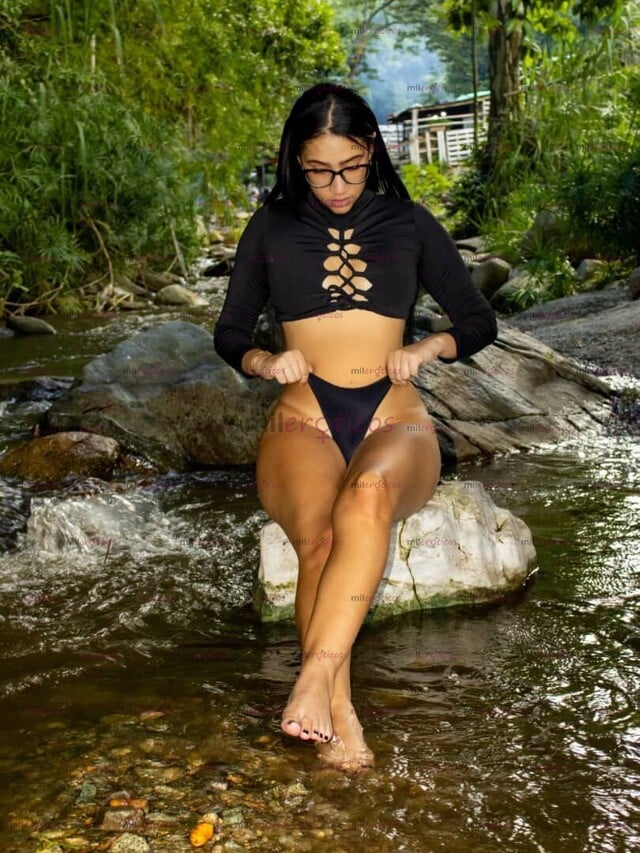 FOTOS DE SOY BIEN CARIÑOSA Y BIEN PUTITA EN LA CAMA Y ME MOJO MUCHO