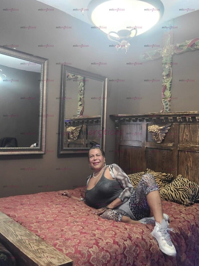 FOTOS DE MUJER TRANS MADURA CUERPAZO Y TETAS REALES RICAS DISPONIBLE SOLO PARA HOMBRES